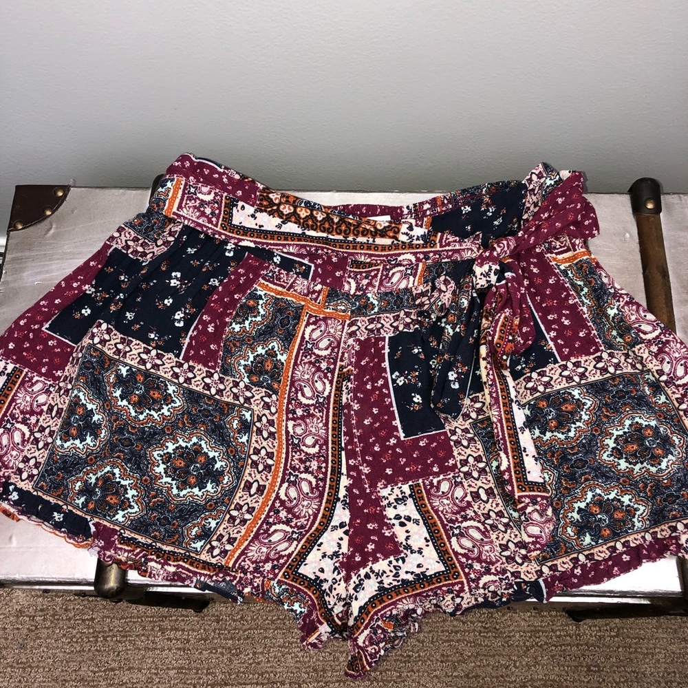 Flowy boho American Eagle shorts with tie